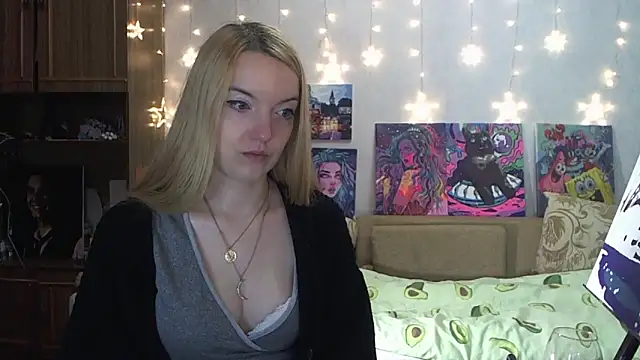 Snapshot of SecretSophia chatting on 12.03.24 SecretSophia online show from 12.03.24