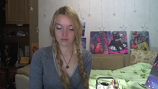 Snapshot of SecretSophia chatting on 12.08.24 SecretSophia online show from 12.08.24