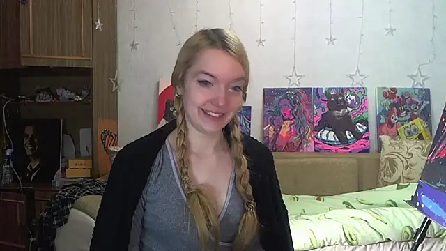 Snapshot of SecretSophia chatting on 12.10.24 SecretSophia online show from 12.10.24