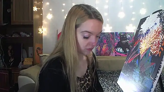 Snapshot of SecretSophia chatting on 12.13.24 SecretSophia online show from 12.13.24