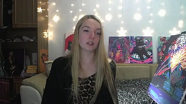 Snapshot of SecretSophia chatting on 12.14.24 SecretSophia online show from 12.14.24