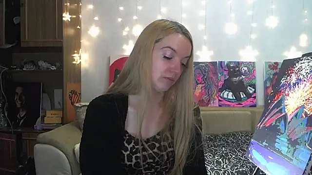 Snapshot of SecretSophia chatting on 12.14.24 SecretSophia online show from 12.14.24