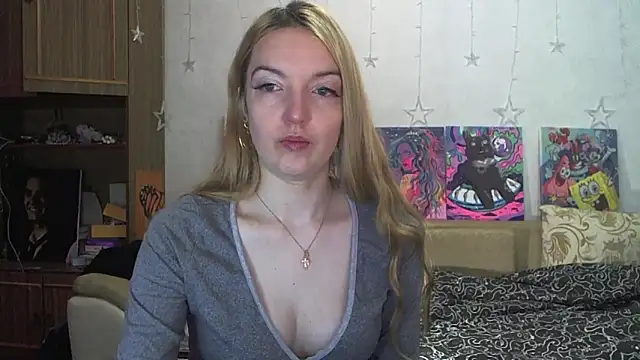 Snapshot of SecretSophia chatting on 12.19.24 SecretSophia online show from 12.19.24