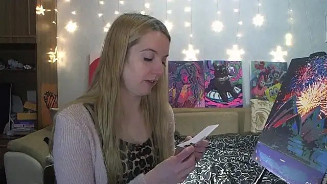 Snapshot of SecretSophia chatting on 12.21.24 SecretSophia online show from 12.21.24