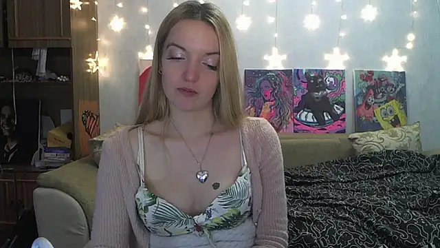 Snapshot of SecretSophia chatting on 12.30.24 SecretSophia online show from 12.30.24