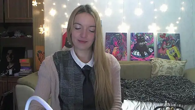 Snapshot of SecretSophia chatting on 01.09.25 SecretSophia online show from 01.09.25