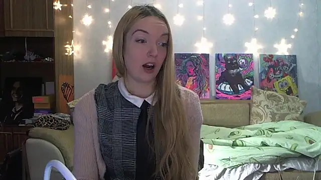 Snapshot of SecretSophia chatting on 01.13.25 SecretSophia online show from 01.13.25