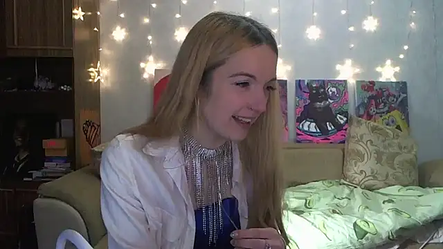 Snapshot of SecretSophia chatting on 01.14.25 SecretSophia online show from 01.14.25