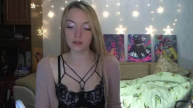 Snapshot of SecretSophia chatting on 01.19.25 SecretSophia online show from 01.19.25