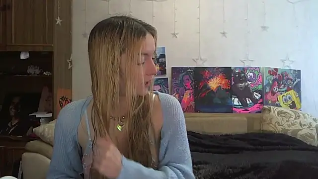 Snapshot of SecretSophia chatting on 02.08.25 SecretSophia online show from 02.08.25