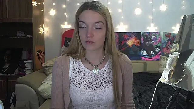 Snapshot of SecretSophia chatting on 02.16.25 SecretSophia online show from 02.16.25