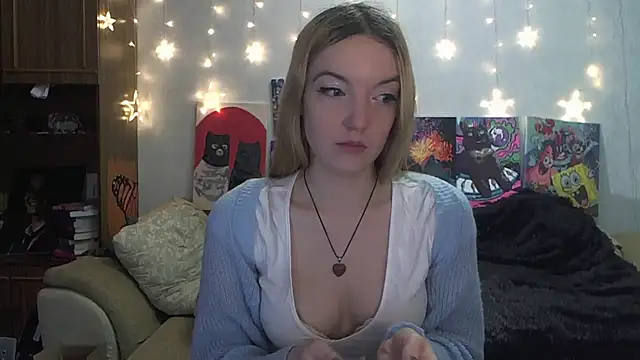 Snapshot of SecretSophia chatting on 02.19.25 SecretSophia online show from 02.19.25