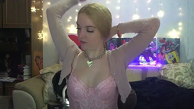 Snapshot of SecretSophia chatting on 03.07.25 SecretSophia online show from 03.07.25