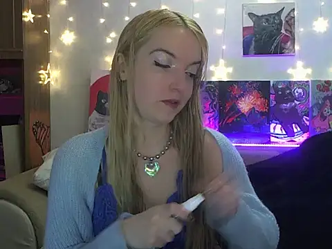 Snapshot of SecretSophia chatting on 03.16.25 SecretSophia online show from 03.16.25