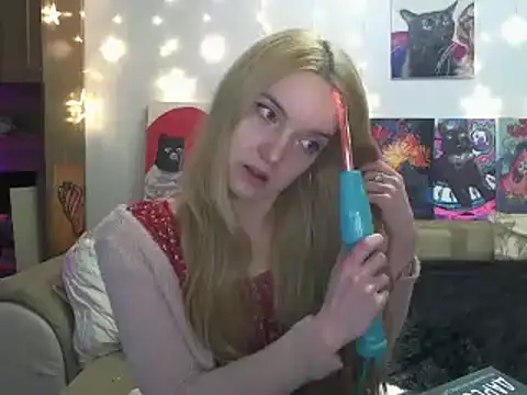 Snapshot of SecretSophia chatting on 03.21.25 SecretSophia online show from 03.21.25