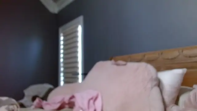 Snapshot of Lisaisluscious chatting on 03.20.25 Lisaisluscious online show from 03.20.25