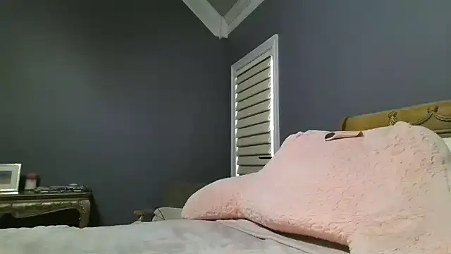 Snapshot of Lisaisluscious chatting on 10.28.25 Lisaisluscious online show from 10.28.25