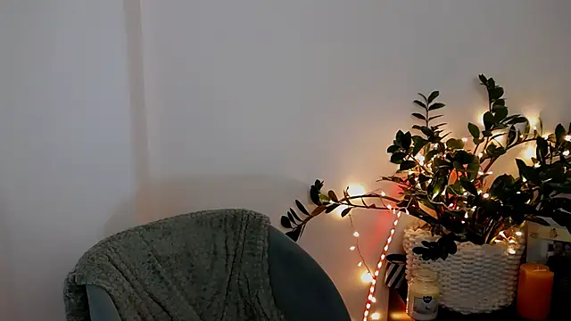 Snapshot of Xentthia chatting on 02.08.25 Xentthia online show from 02.08.25