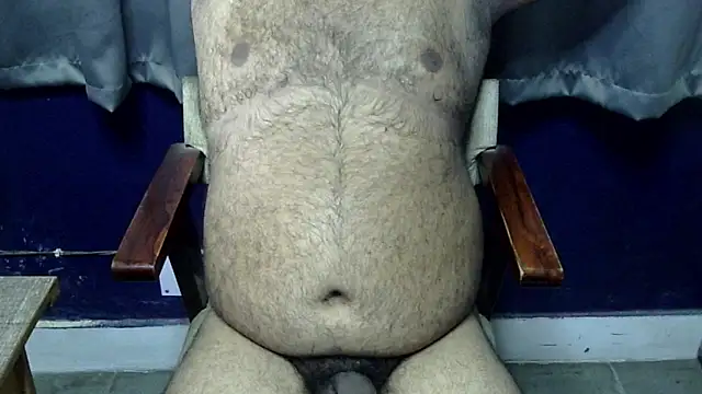 Snapshot of hairysubcub_70 chatting on 06.21.26 hairysubcub 70 online show from 06.21.26