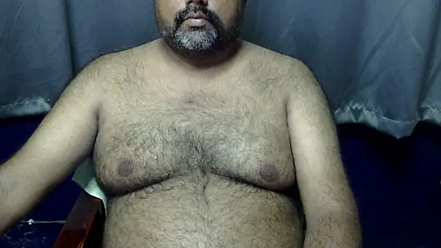 Snapshot of hairysubcub_70 chatting on 06.26.26 hairysubcub 70 online show from 06.26.26