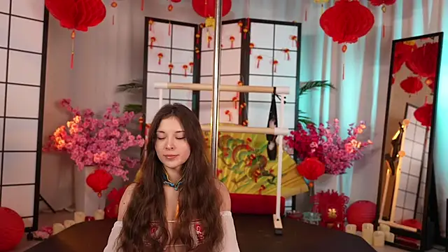 KittyCaitlin online show from 02.13.25