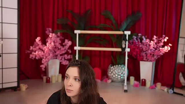 KittyCaitlin online show from 03.21.25