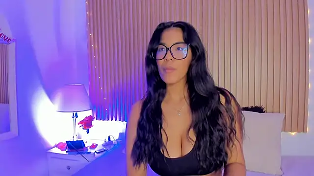 GenesisRuiz online show from 02.20.25