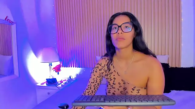 GenesisRuiz online show from 02.22.25