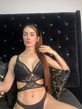 Snapshot of SofiaCarter chatting on 12.20.24 SofiaCarter online show from 12.20.24