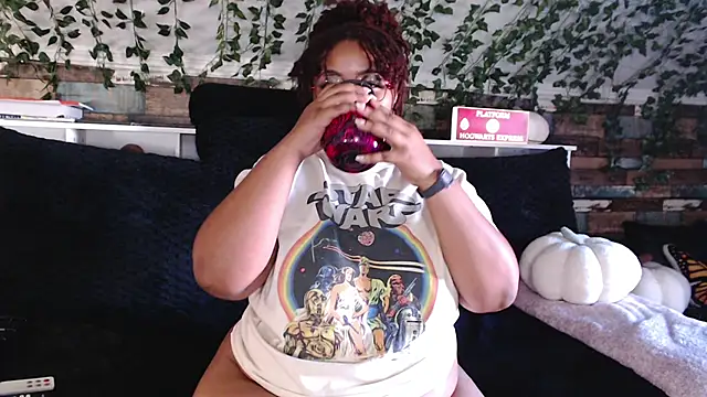 Snapshot of -khayaparker chatting on 12.02.24 -khayaparker online show from 12.02.24