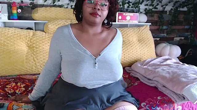 Snapshot of -khayaparker chatting on 01.31.25 -khayaparker online show from 01.31.25