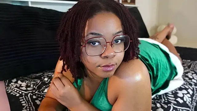 Snapshot of -khayaparker chatting on 10.31.25 -khayaparker online show from 10.31.25