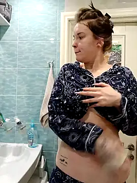 LazyTanukii online show from 11.03.25