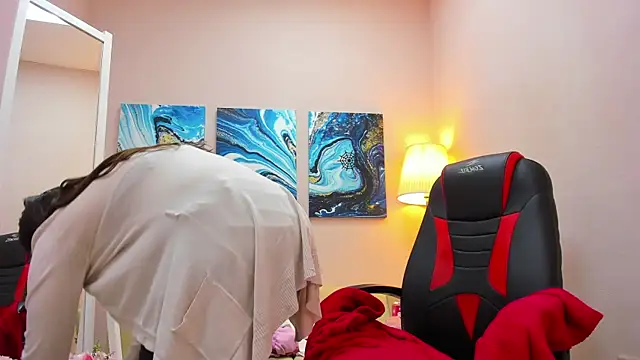 Snapshot of BattyMoll chatting on 12.11.24 BattyMoll online show from 12.11.24