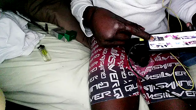 Snapshot of RinsingWood84 chatting on 02.03.26 RinsingWood84 online show from 02.03.26