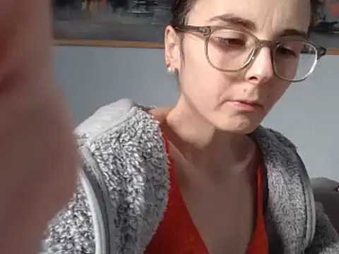 Snapshot of cleophee chatting on 02.15.25 cleophee online show from 02.15.25