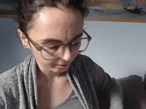 Snapshot of cleophee chatting on 02.26.25 cleophee online show from 02.26.25