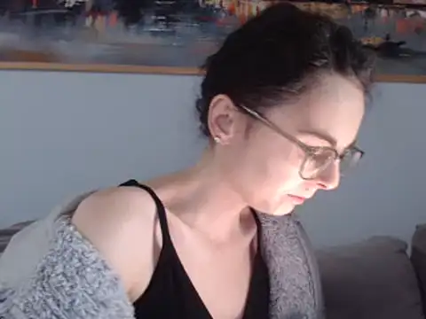 Snapshot of cleophee chatting on 03.04.25 cleophee online show from 03.04.25