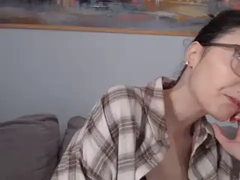 Snapshot of cleophee chatting on 03.11.25 cleophee online show from 03.11.25