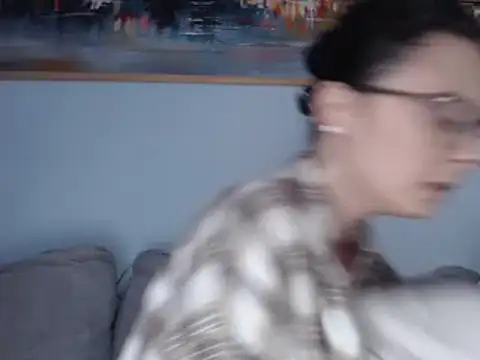 Snapshot of cleophee chatting on 03.13.25 cleophee online show from 03.13.25