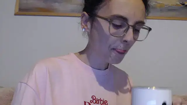 Snapshot of cleophee chatting on 09.24.25 cleophee online show from 09.24.25