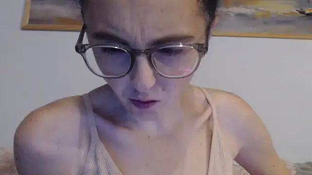 Snapshot of cleophee chatting on 10.13.25 cleophee online show from 10.13.25