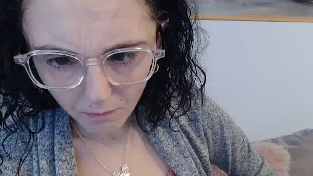 Snapshot of cleophee chatting on 03.22.26 cleophee online show from 03.22.26