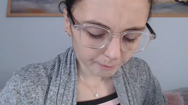 Snapshot of cleophee chatting on 04.15.26 cleophee online show from 04.15.26