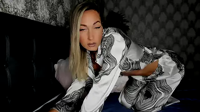 StarryHanna online show from 02.18.25