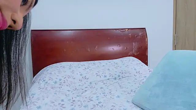 Steph F online show from 10.23.25