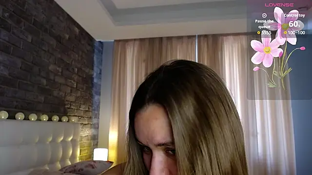 Snapshot of starrydoll chatting on 05.11.26 starrydoll online show from 05.11.26