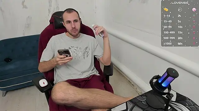 Raamoss online show from 12.25.24