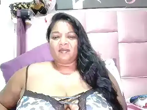 Snapshot of IndianDelia chatting on 04.14.26 IndianDelia online show from 04.14.26