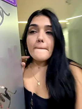 Snapshot of Maddysex_ chatting on 11.14.25 Maddysex online show from 11.14.25